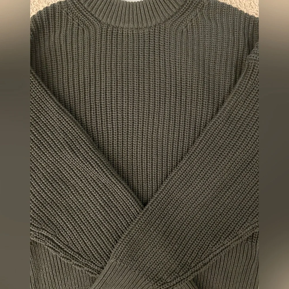 Everlane Women's Crew Neck Sweater - Dark Green - Picture 2 of 3